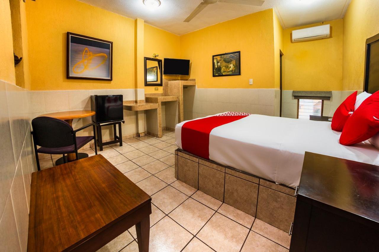 OYO Hotel San Marcos Los Mochis Buitenkant foto